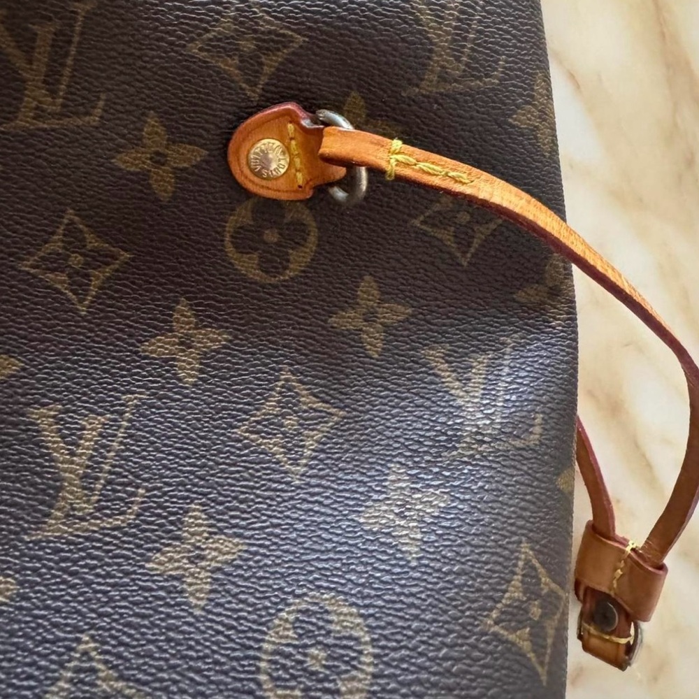Louis Vuitton Brown Neverfull Tote Iconic Monogram - Picture 2 of 7